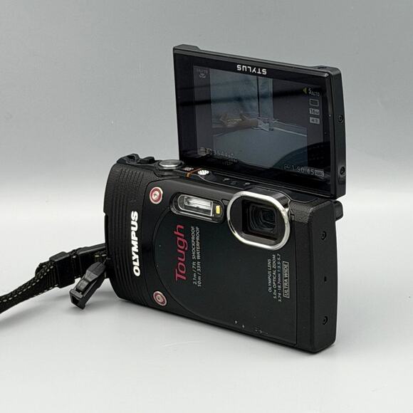 Olympus Tough TG-850 Digital Camera | Flip Screen | 16MP | Black - Picture 4 of 6